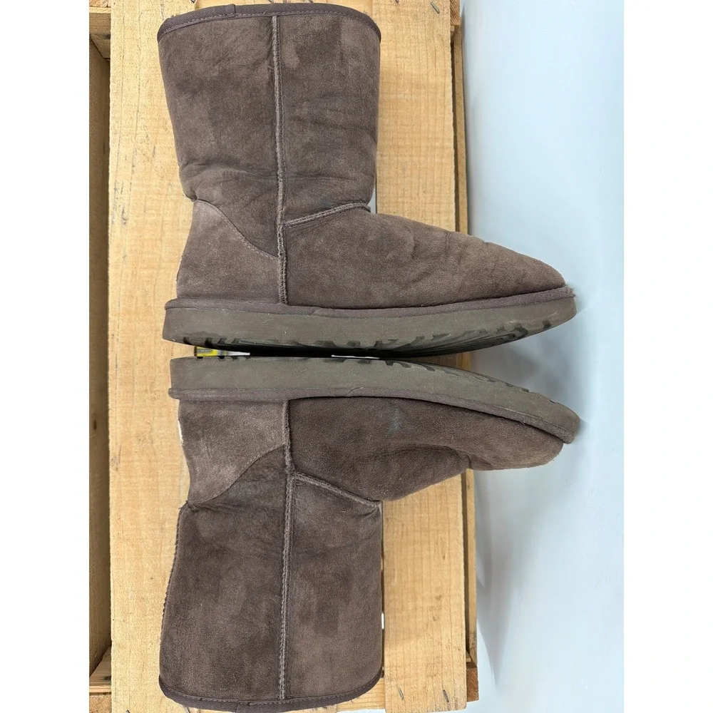 UGG‎ Classic Short 5825 Chocolate Brown Suede Sheepskin Boots Womens 10 Pull On